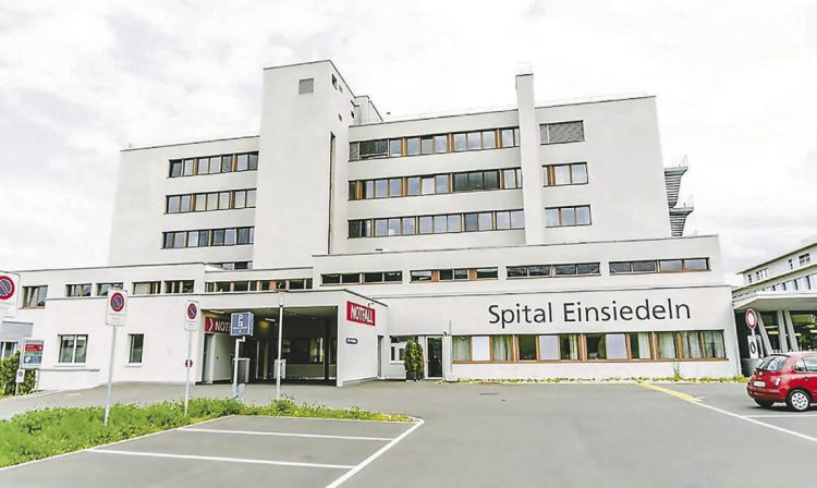 Schwyzer bleiben weniger lang in Spitalpflege