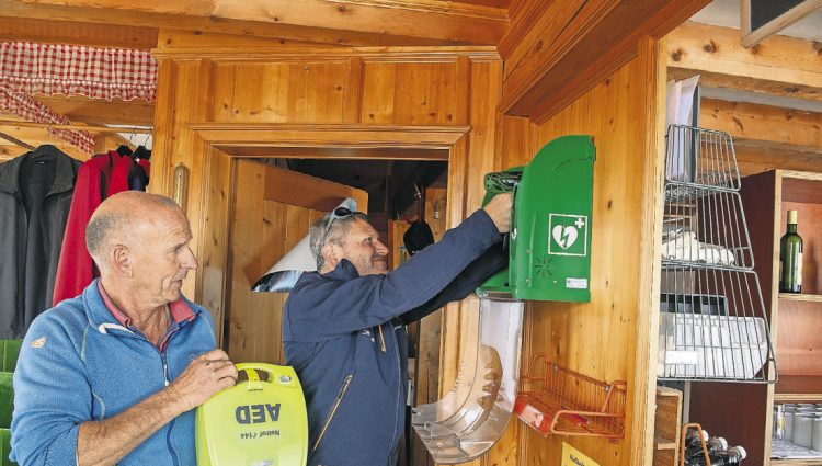 Mythen hat den höchstgelegenen  Defibrillator des Kantons