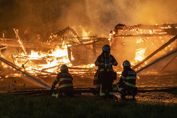 Brand in Trachslau hat sich gelegt – Wohnhaus und Biogasanlage unbeschädigt