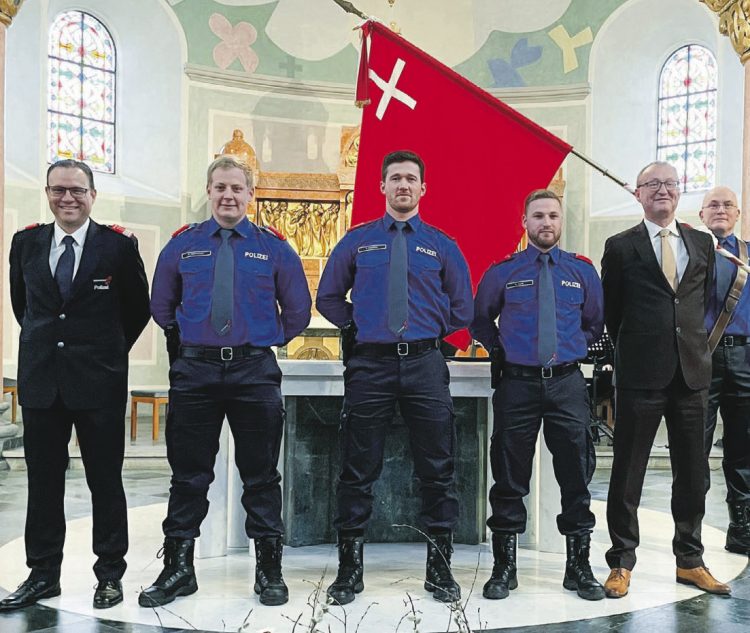 Vier neue Polizisten für die Kantonspolizei Schwyz