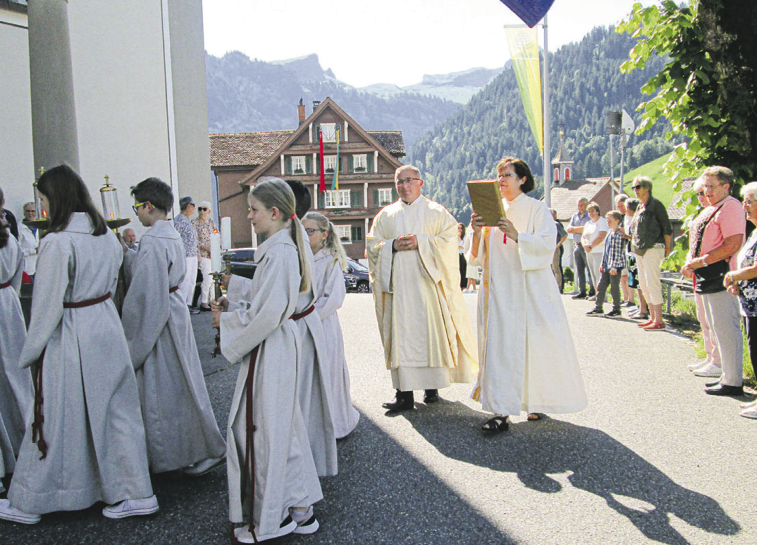 Oberiberg feierte den Kirchenpatron  Johannes der Täufer