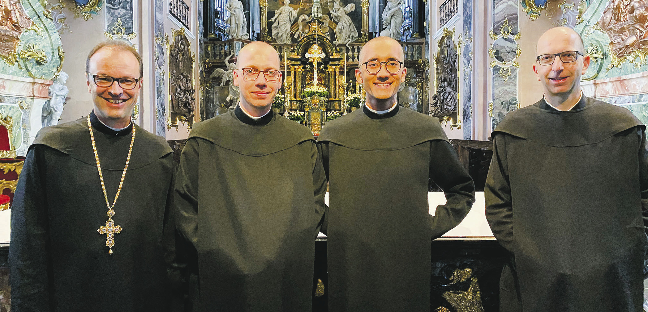 Grosse Freude im Kloster über zwei neue Mönche