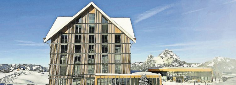 Schwyzer Skigebiete kämpfen mit Fachkräftemangel im Gastgewerbe